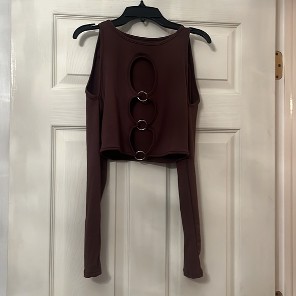 NWT SHEIN Trendy Chocolate Brown Open Shoulder Ring Crop Top - Picture 4 of 9
